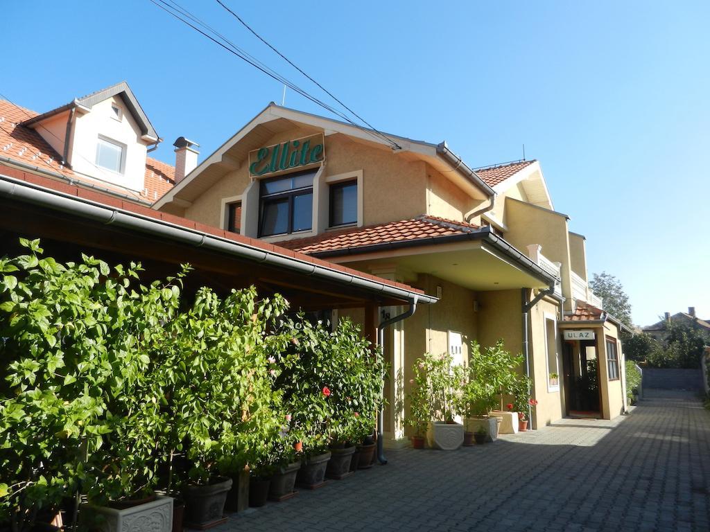 Guesthouse Ellite Пожареваць Екстер'єр фото